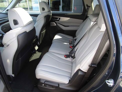 Certified 2025 Acura MDX SH-AWD w/ Technology Package image 9