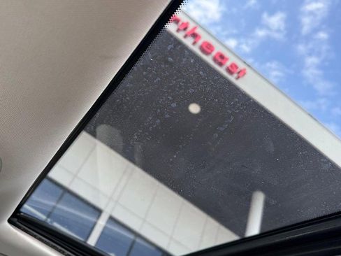 Used 2015 INFINITI Q70 L 3.7 w/ Technology Package image 31