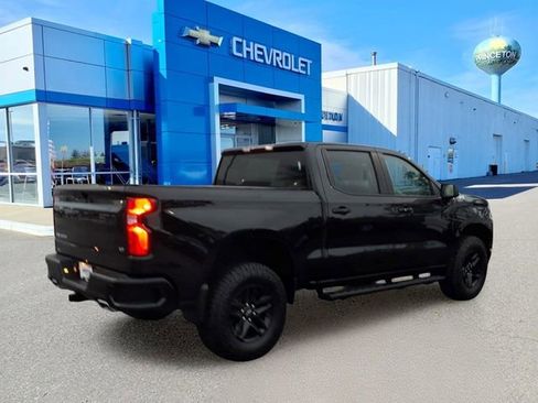 Used 2022 Chevrolet Silverado 1500 LT Trail Boss w/ Bed Protection Package AWD/4WD image 3