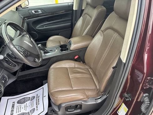 Used 2017 Lincoln MKT AWD w/ Technology Package image 4