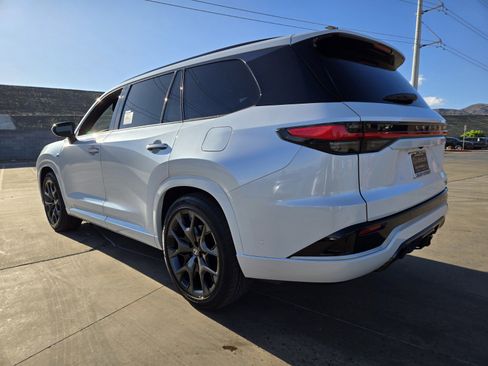 New 2026 Lexus TX 500h AWD image 4