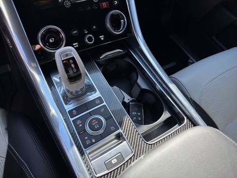 Used 2022 Land Rover Range Rover Sport SVR image 19