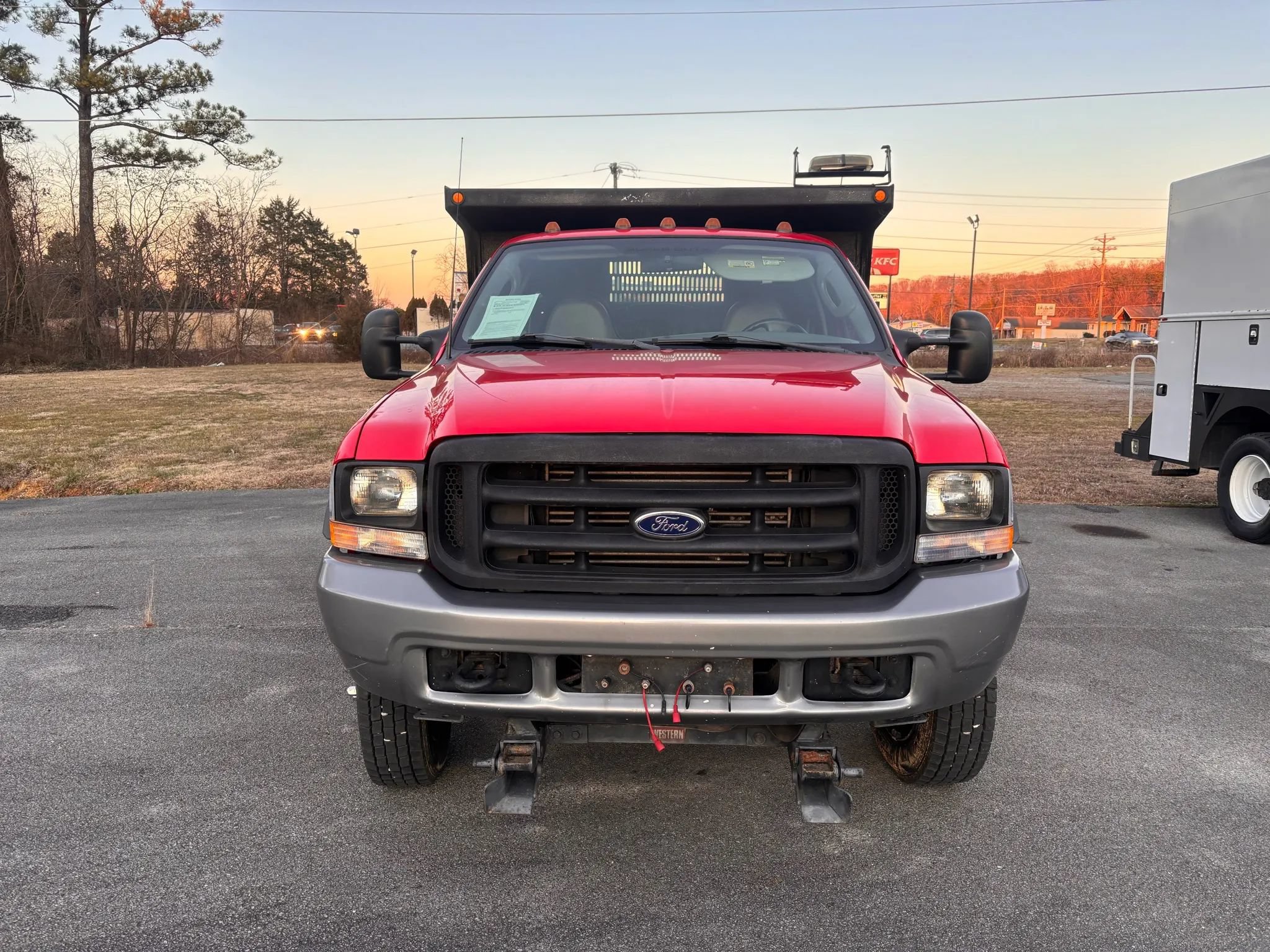 Used 2003 Ford F550 4x4 Regular Cab Super Duty image 2