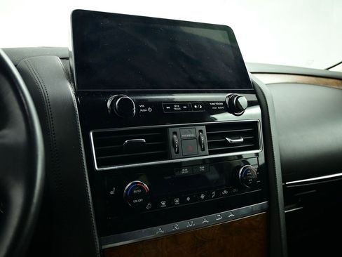 Used 2024 Nissan Armada SL image 19