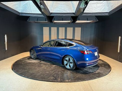 Used 2018 Tesla Model 3 Long Range RWD image 3