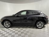 Certified 2020 Porsche Macan image 2