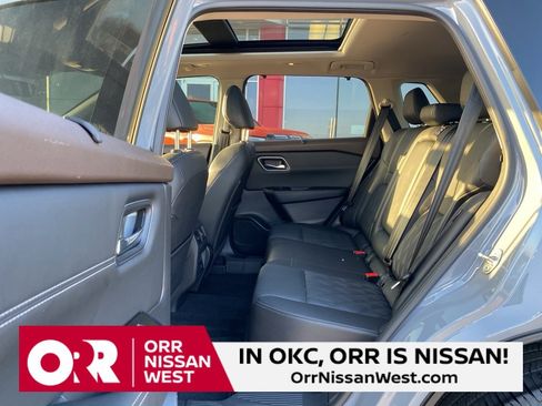 Used 2023 Nissan Rogue Platinum w/ Platinum Premium Package image 16