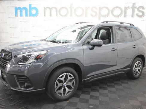 Used 2023 Subaru Forester Premium AWD/4WD image 2