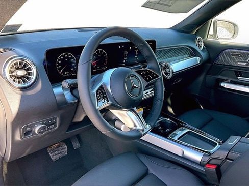 New 2026 Mercedes-Benz GLB 250 4MATIC image 8