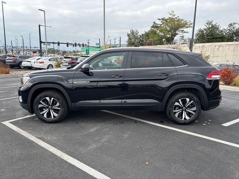 New 2026 Volkswagen Atlas Cross Sport SE image 2
