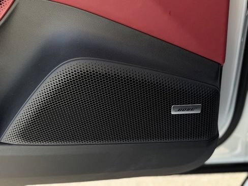 Certified 2025 Porsche Macan Electric image 15