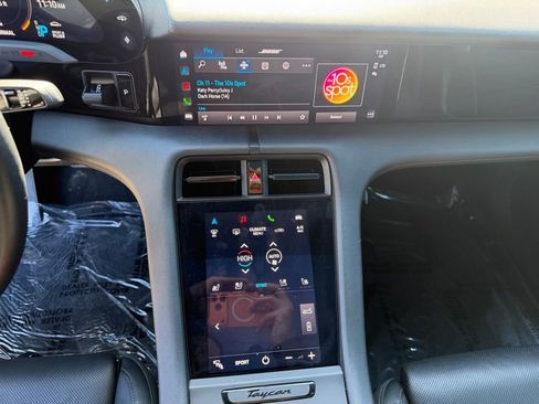 Used 2022 Porsche Taycan 4S image 21