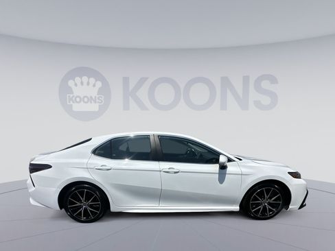 Used 2024 Toyota Camry SE FWD image 12