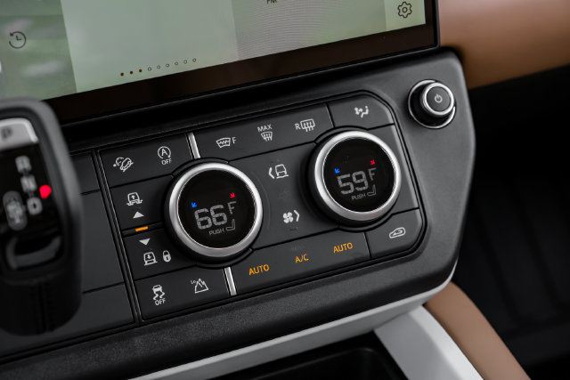 New 2026 Land Rover Defender 110 S AWD/4WD image 32