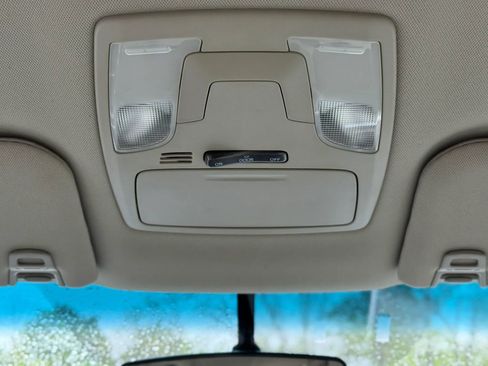 Used 2015 Toyota Sienna L FWD image 22