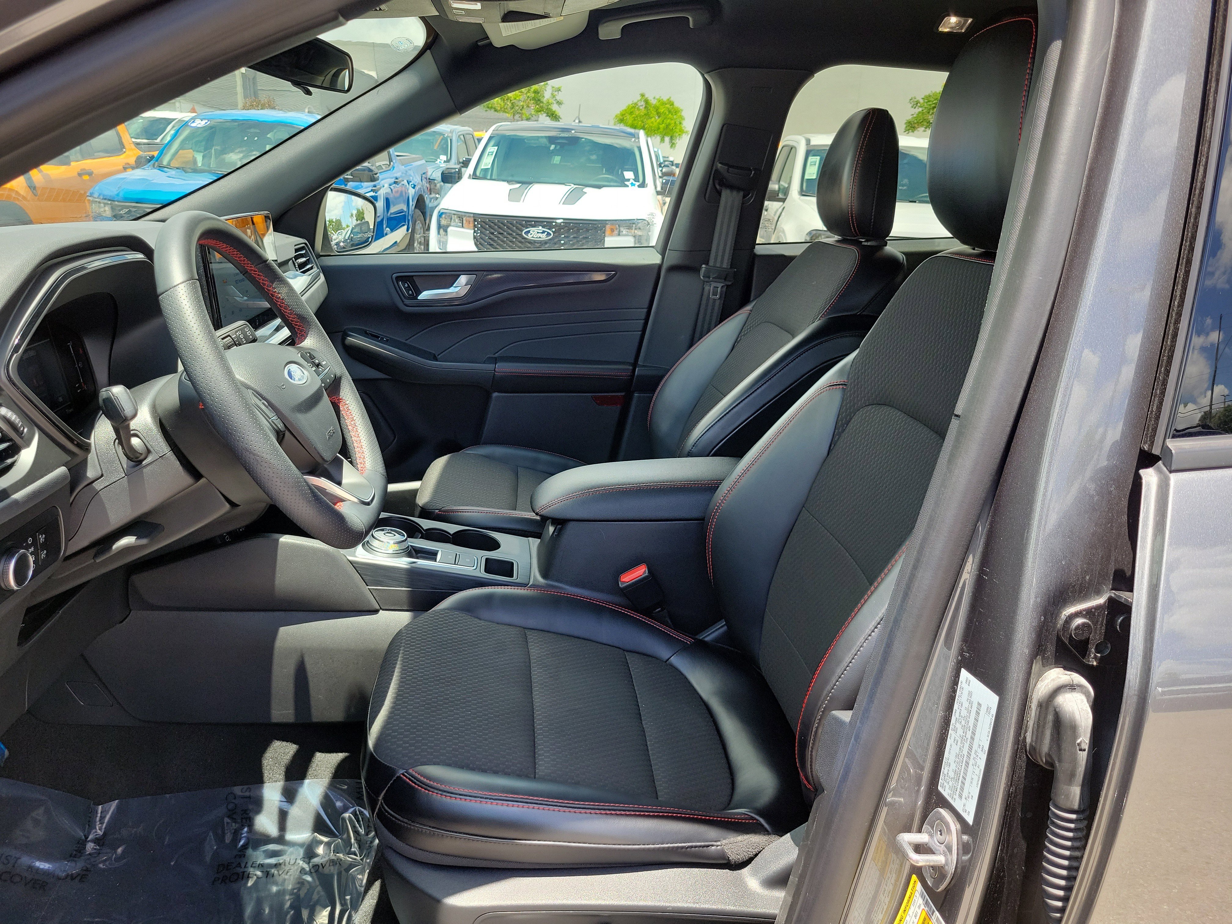 Used 2024 Ford Escape ST-Line w/ Tech Pack #1 FWD image 11