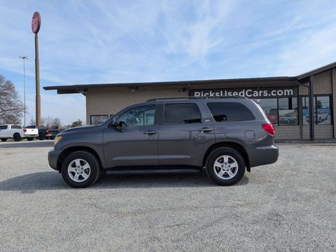 Used 2015 Toyota Sequoia SR5 w/ Premium Package image 11