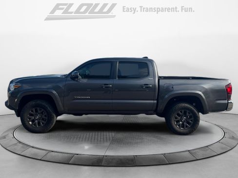 Used 2022 Toyota Tacoma SR5 AWD/4WD image 4