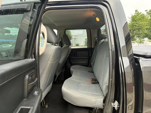 Used 2017 RAM 1500 Express w/ Express Value Package AWD/4WD image 12