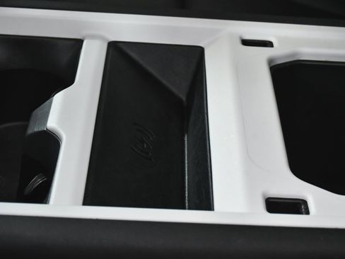 Used 2025 Land Rover Defender 110 S image 41