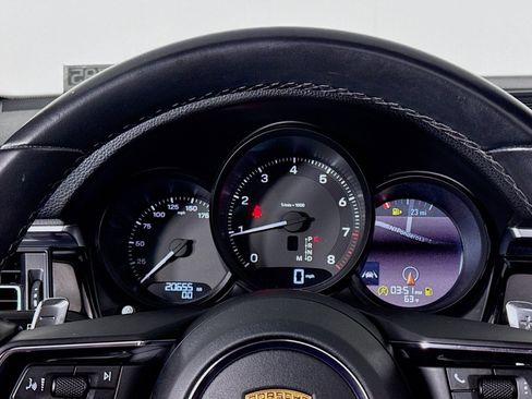 Used 2023 Porsche Macan image 17