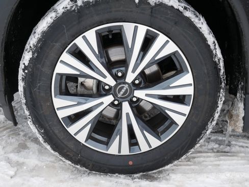 Certified 2023 Nissan Rogue SV image 15