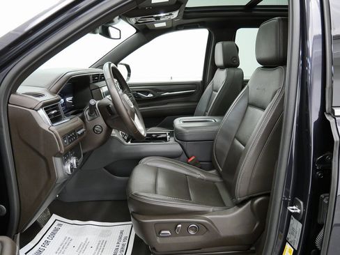 Used 2023 GMC Yukon Denali image 11