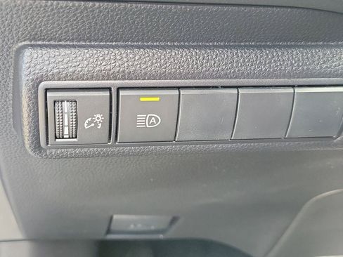 Used 2025 Toyota Corolla LE FWD image 29