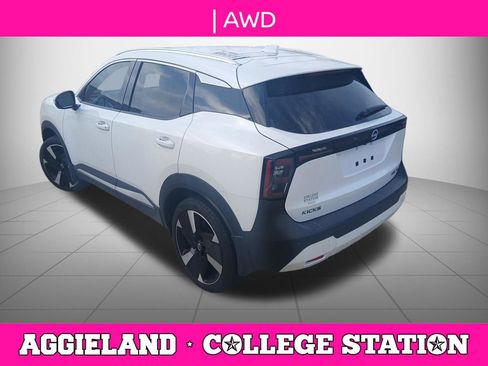 Used 2025 Nissan Kicks SR image 4