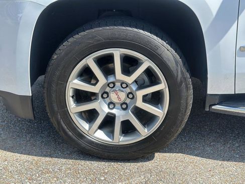 Used 2018 GMC Yukon Denali image 9