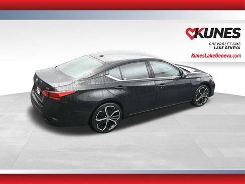 Used 2024 Nissan Altima 2.5 SR image 39