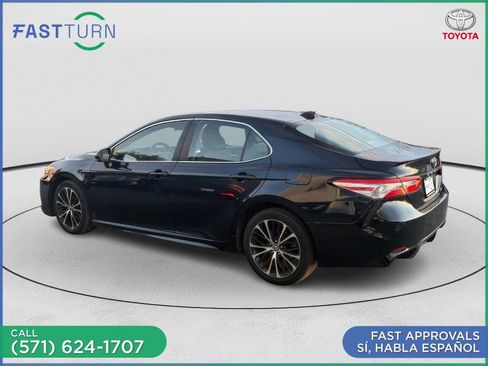 Used 2020 Toyota Camry SE image 9