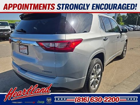 Used 2021 Chevrolet Traverse Premier AWD/4WD image 11
