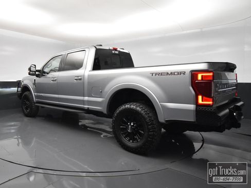 Used 2022 Ford F350 Platinum w/ Tremor Off-Road Package AWD/4WD image 5