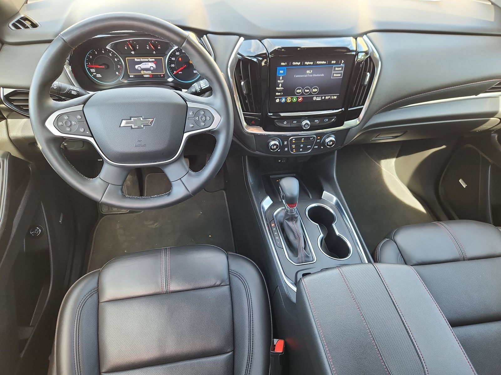 Used 2023 Chevrolet Traverse RS AWD/4WD image 13