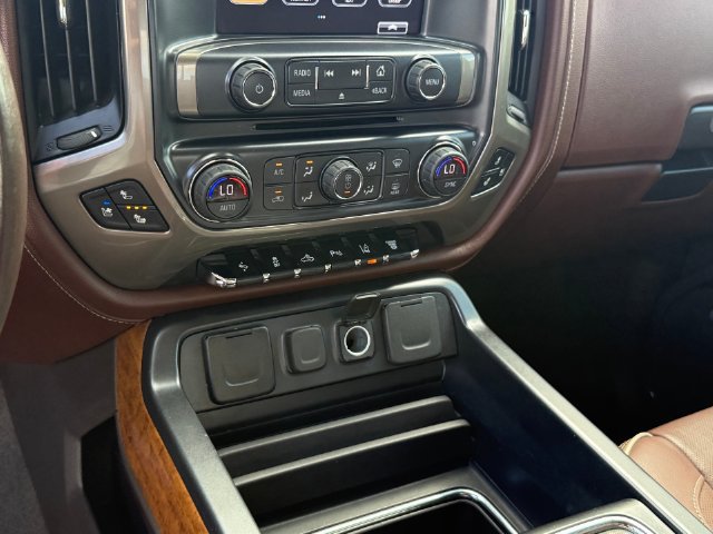 Used 2018 Chevrolet Silverado 2500 High Country w/ Duramax Plus Package AWD/4WD image 18