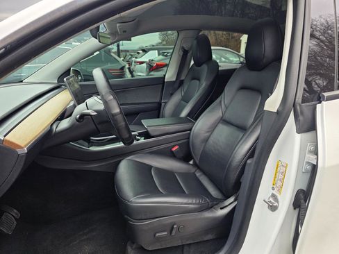 Used 2020 Tesla Model Y Long Range image 9