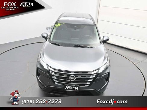 Used 2025 Nissan Rogue SV AWD/4WD image 28