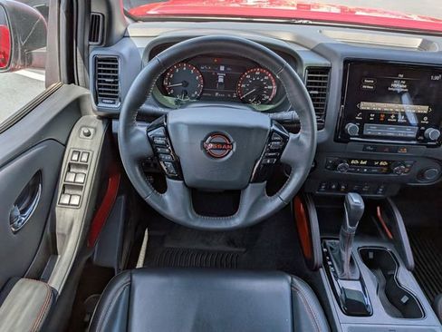 Used 2024 Nissan Frontier 4x4 Crew Cab image 17