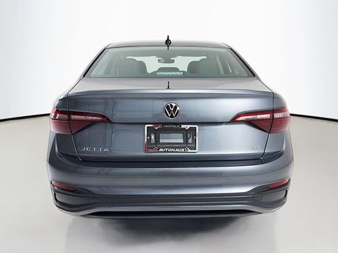 Used 2023 Volkswagen Jetta SE FWD image 6