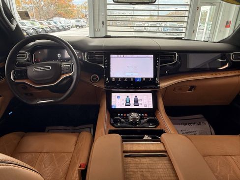 Used 2022 Jeep Grand Wagoneer Series III image 29
