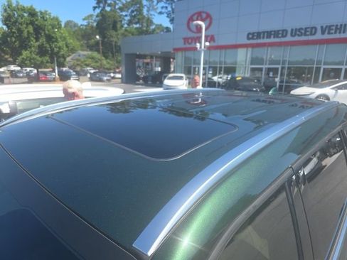 Used 2025 Toyota Highlander Limited FWD image 5