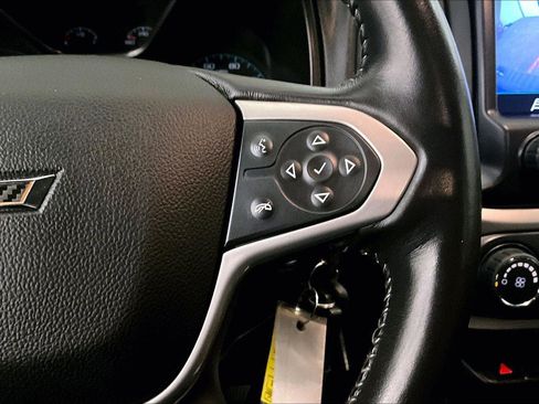 Used 2022 Chevrolet Colorado LT w/ LT Convenience Package image 18