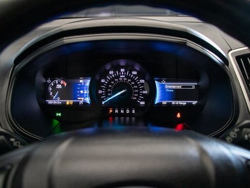 Used 2022 Ford Edge SE image 27