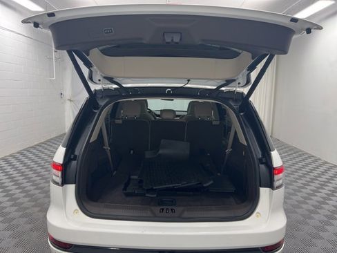 Used 2023 Lincoln Aviator Reserve w/ Equipment Group 201A image 8