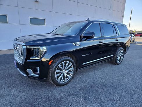 Used 2021 GMC Yukon Denali w/ Denali Ultimate Package image 2