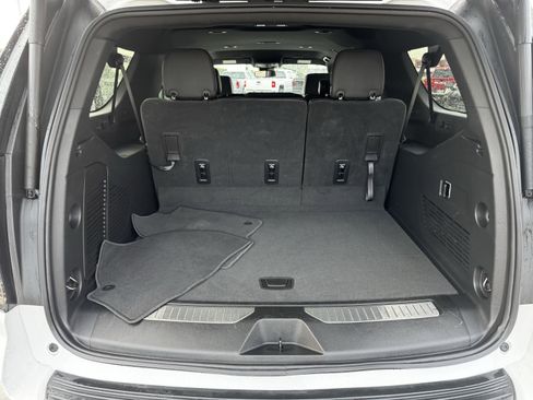 Used 2025 Chevrolet Suburban Z71 AWD/4WD image 30
