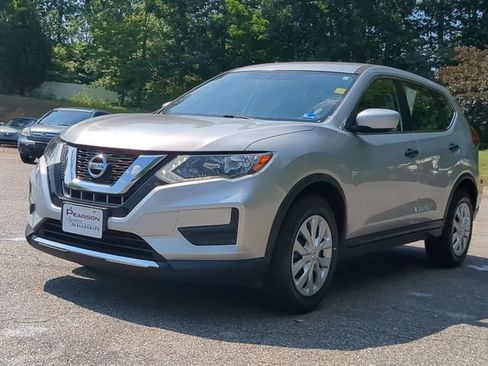 Used 2017 Nissan Rogue S AWD/4WD image 7