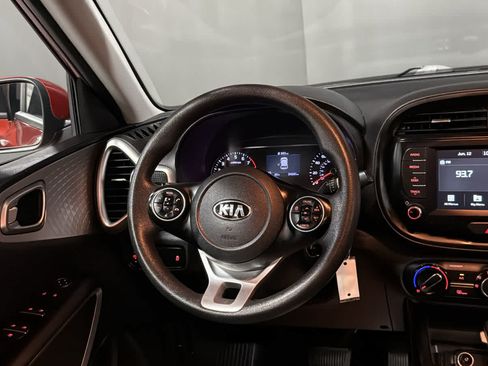 Used 2020 Kia Soul LX FWD image 25