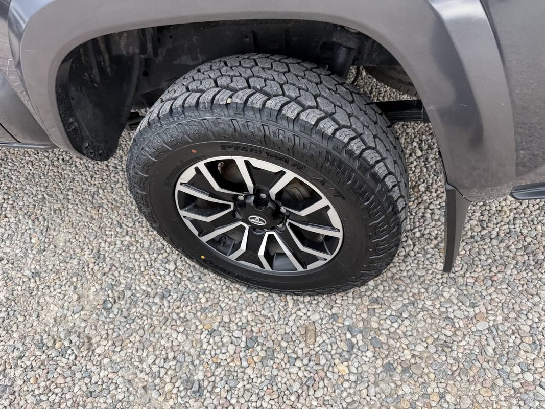 Used 2021 Toyota Tacoma TRD Sport w/ Technology Package AWD/4WD image 36